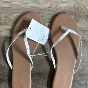 Lauren Conrad LC White Strap Thong Sandals Size 9 NWT